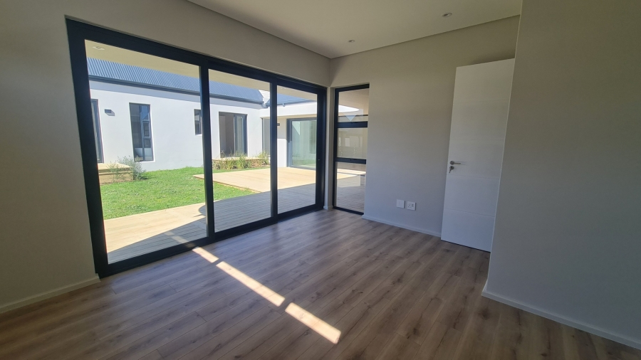 4 Bedroom Property for Sale in Baron View Western Cape